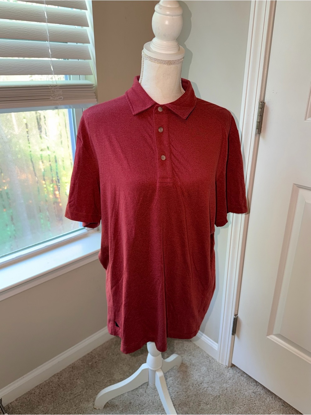 UNTUCKit Men's Short-Sleeve Polo in Burgundy